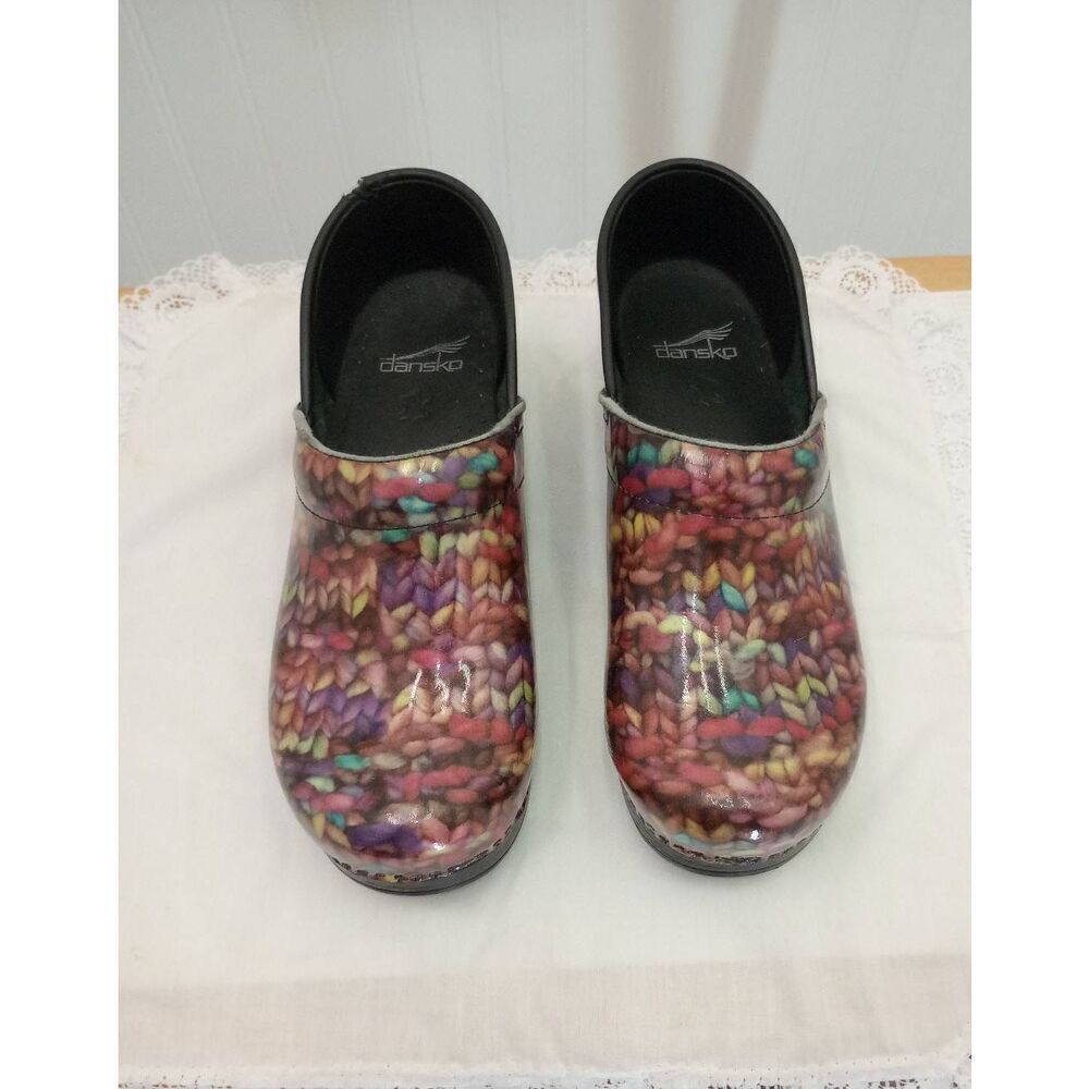 Dansko clogs. Yarn pattern multi-colored, workwear, casual wear. Size 39 - 8.5